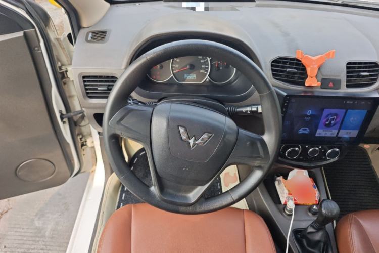 Used Wuling Hongguang 2014 1.5L S Standard Version Steering Wheel