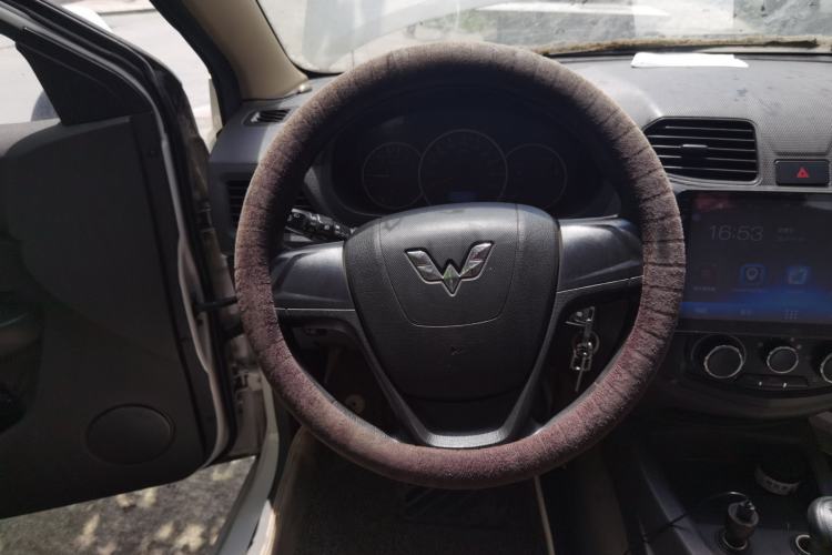 Used Wuling Hongguang 2014 1.5L S Standard Version Steering Wheel