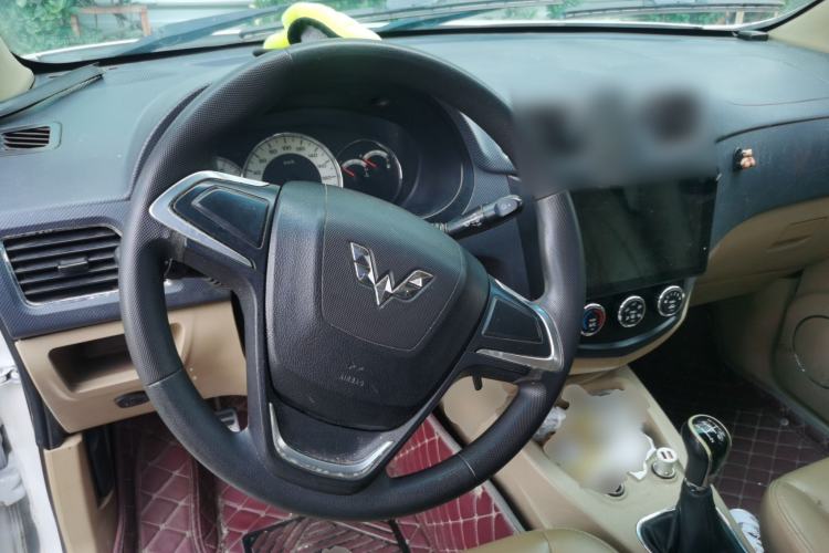 Used Wuling Hongguang 2014 1.5L S Comfort Model Steering Wheel