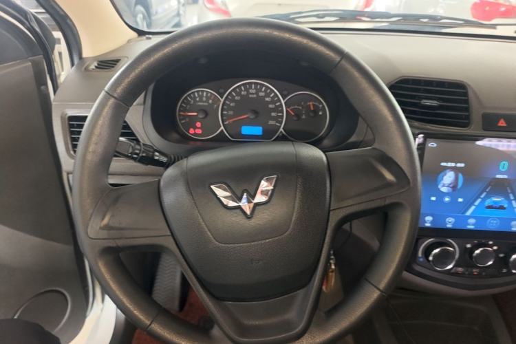 Used Wuling Hongguang 2014 1.5L S Standard Version Steering Wheel