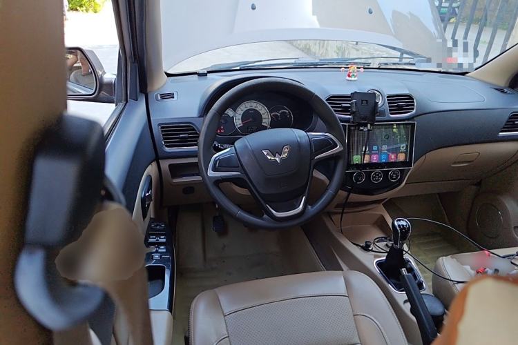 Used Wuling Hongguang 2014 1.5L S Comfort Model Steering Wheel