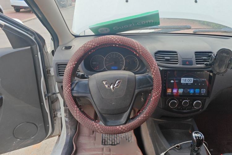 Used Wuling Hongguang 2014 1.5L S Standard Version Steering Wheel