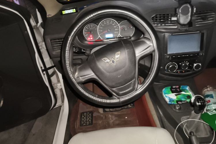 Used Wuling Hongguang 2014 1.5L S Standard Version Steering Wheel