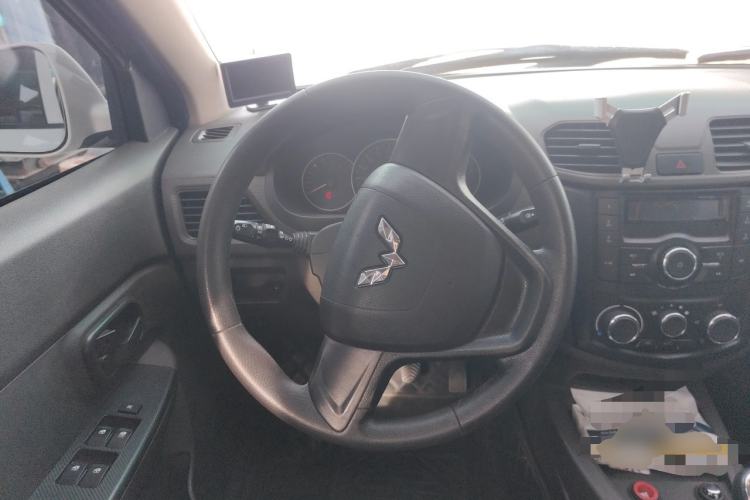 Used Wuling Hongguang 2014 1.5L S Standard Version Steering Wheel