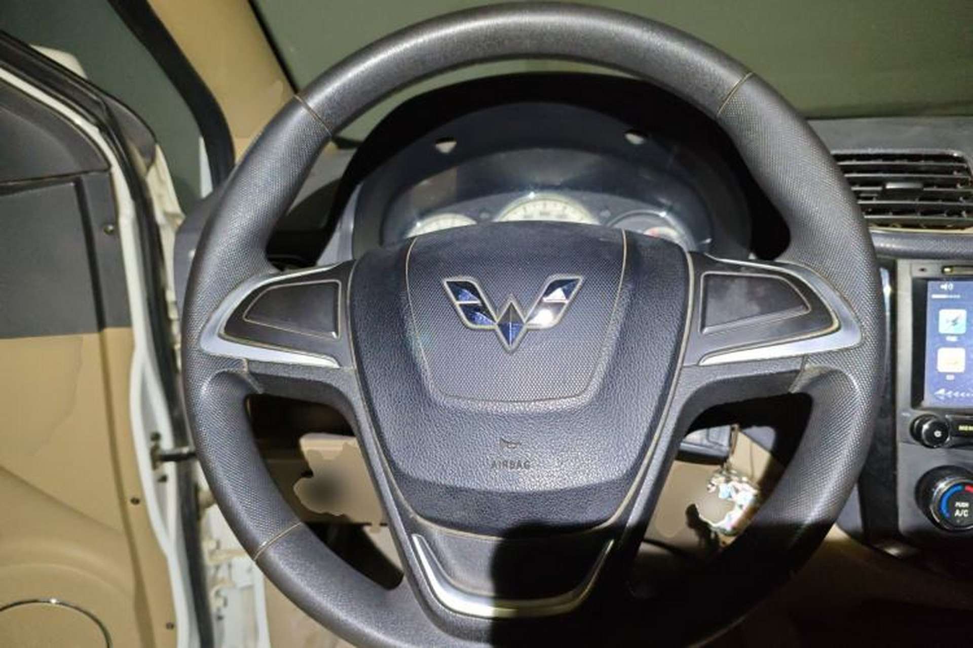Used Wuling Hongguang 2014 1.2L S Comfort Model China IV Steering Wheel