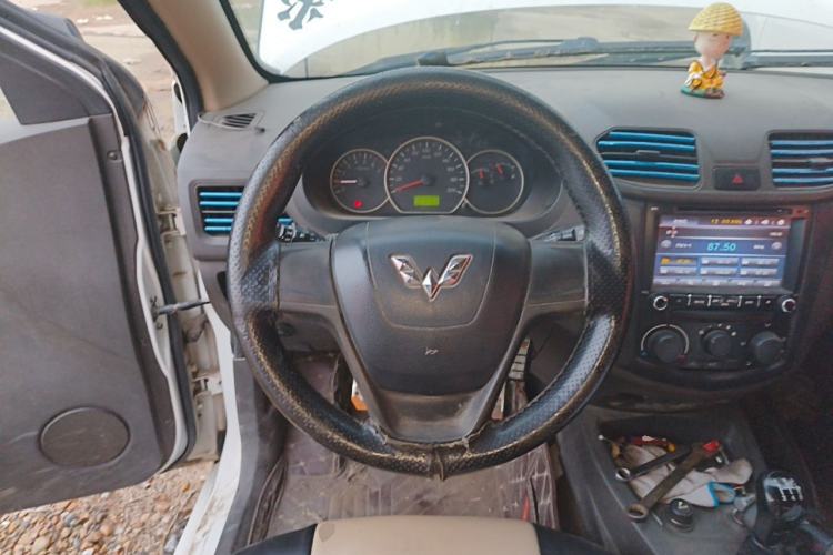 Used Wuling Hongguang 2014 1.2L Base Model China IV Steering Wheel