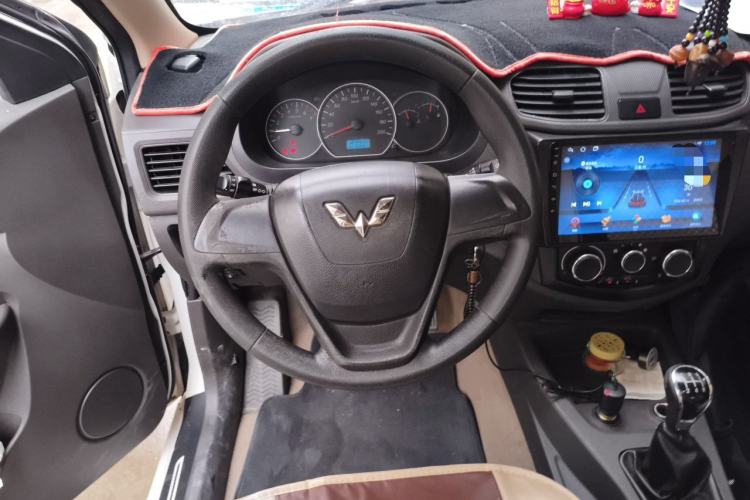 Used Wuling Hongguang 2014 1.5L S Standard Version Steering Wheel
