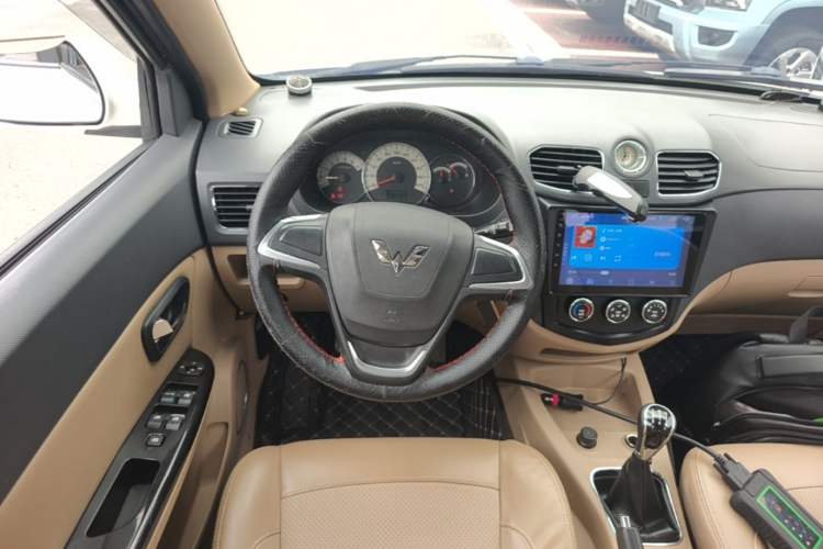 Used Wuling Hongguang 2014 1.5L S Comfort Model Steering Wheel