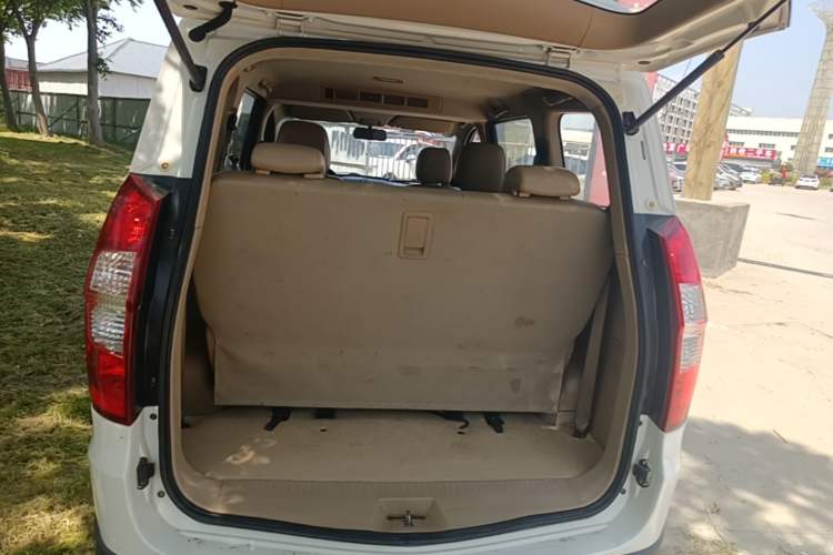 Used Wuling Hongguang 2014 1.5L S Comfort Model Trunk