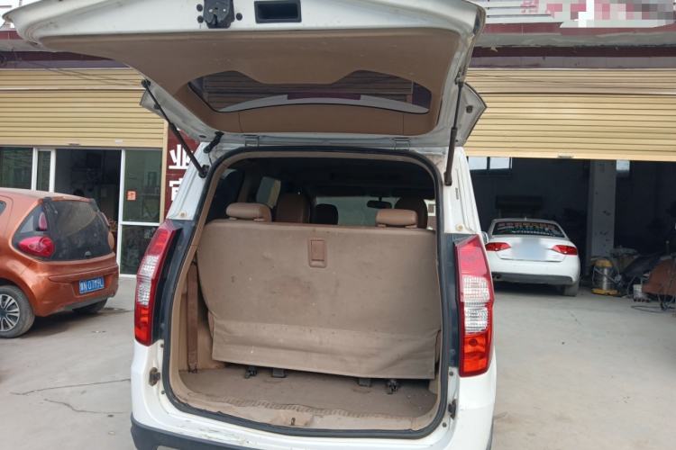 Used Wuling Hongguang 2014 1.5L S Automatic Comfort Edition Trunk