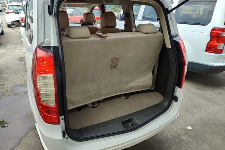 Used Wuling Hongguang 2014 1.5L S Standard Version Trunk