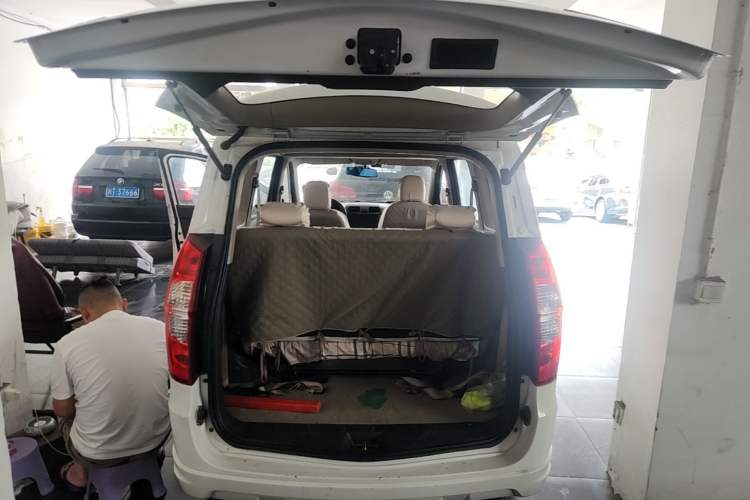 Used Wuling Hongguang 2014 1.5L S Standard Version Trunk