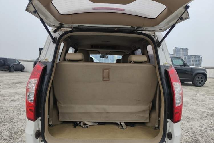 Used Wuling Hongguang 2014 1.5L S Standard Version Trunk