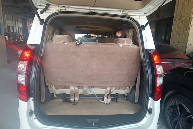 Used Wuling Hongguang 2014 1.5L S Standard Version Trunk