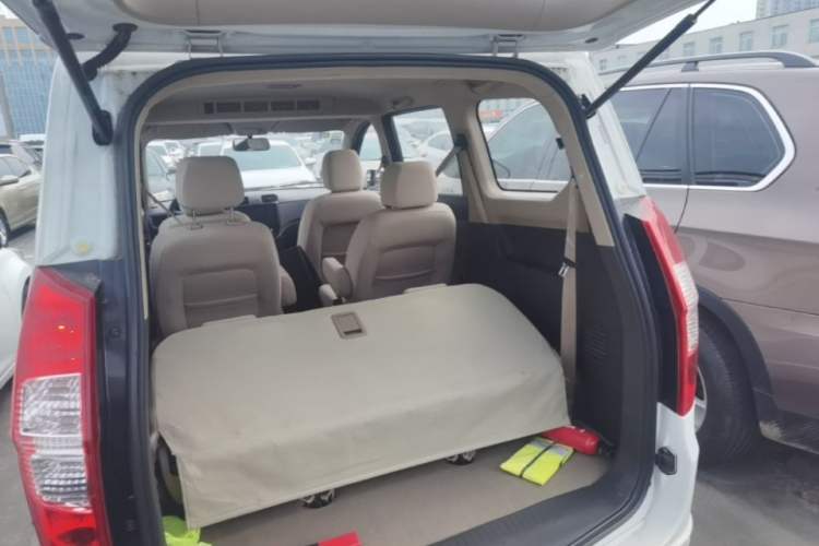 Used Wuling Hongguang 2014 1.5L S Standard Version Trunk