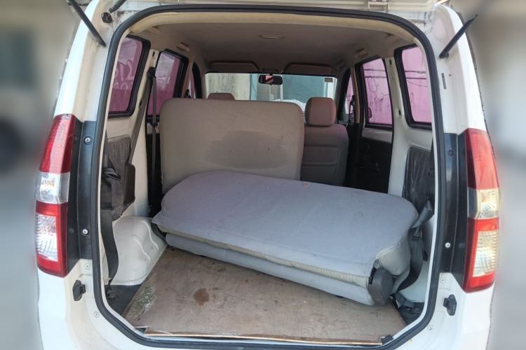 Used Wuling Hongguang 2014 1.5L Base Version Trunk