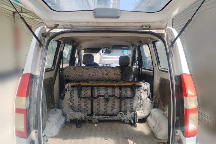 Used Wuling Hongguang 2014 1.5L Base Version Trunk