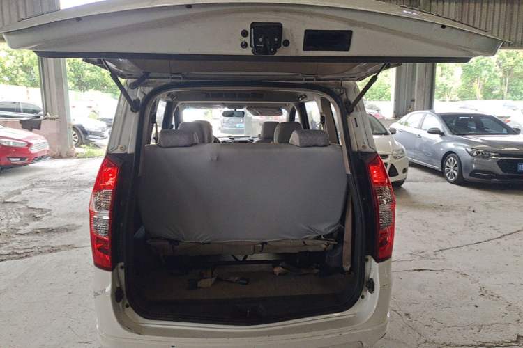 Used Wuling Hongguang 2014 1.5L S Standard Version Trunk