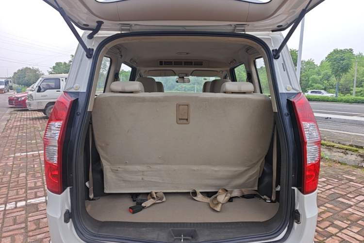 Used Wuling Hongguang 2014 1.5L S Standard Version Trunk