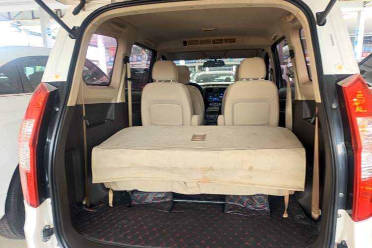 Used Wuling Hongguang 2014 1.5L S Standard Version Trunk