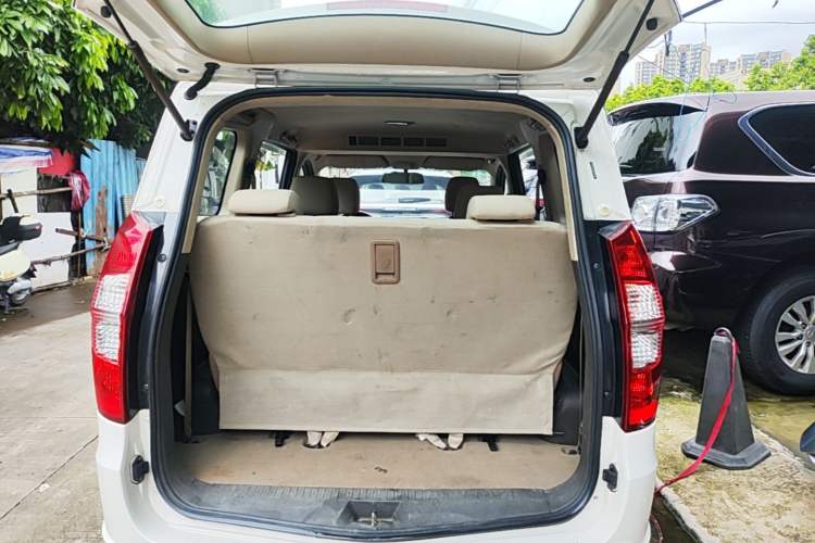 Used Wuling Hongguang 2014 1.5L S Standard Version Trunk
