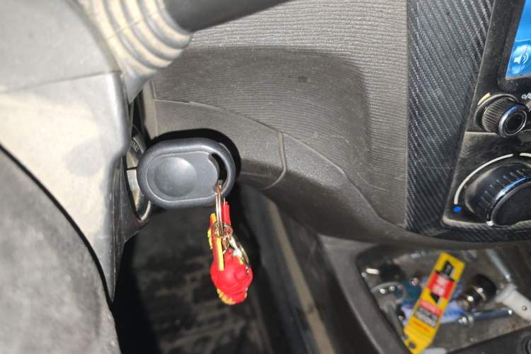 Used Wuling Hongguang 2014 1.5L S Standard Version Vehicle Key