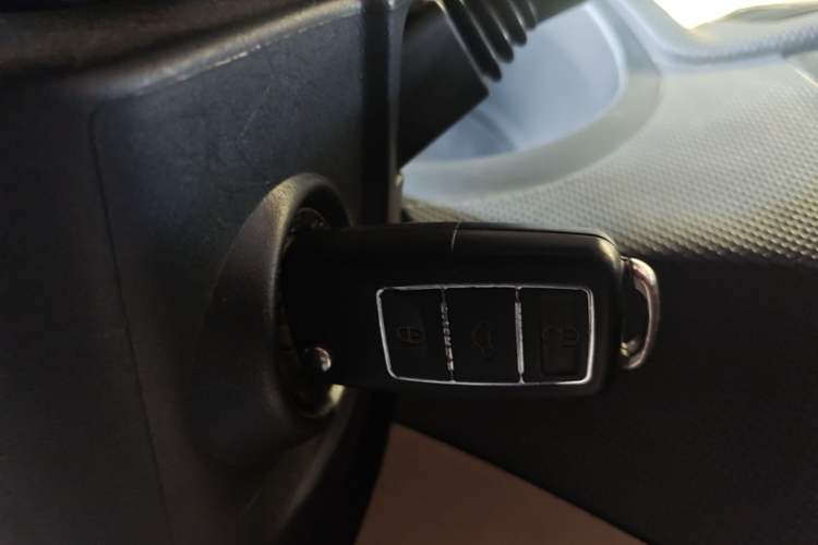 Used Wuling Hongguang 2014 1.5L S Comfort Model Vehicle Key
