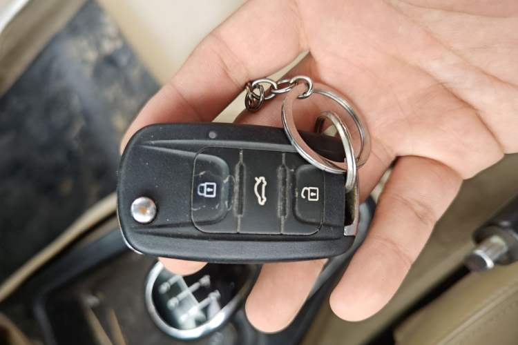 Used Wuling Hongguang 2014 1.5L S Luxury Model Vehicle Key