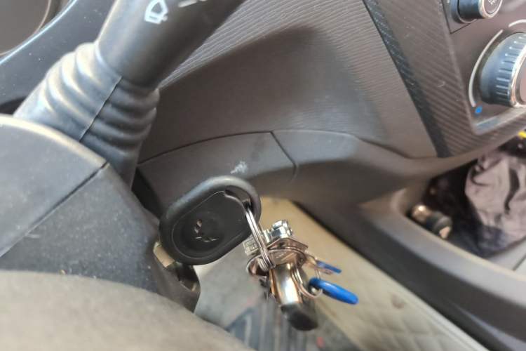 Used Wuling Hongguang 2014 1.5L S Standard Version Vehicle Key