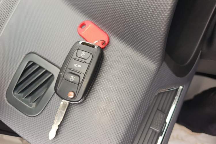 Used Wuling Hongguang 2014 1.5L S Comfort Model Vehicle Key