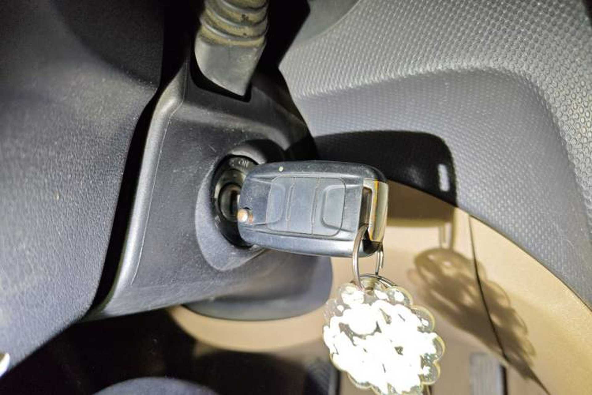 Used Wuling Hongguang 2014 1.2L S Comfort Model China IV Vehicle Key
