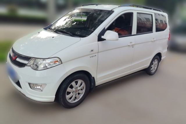 Ojetý Wuling Hongguang 2014 1.5L S Standard Version