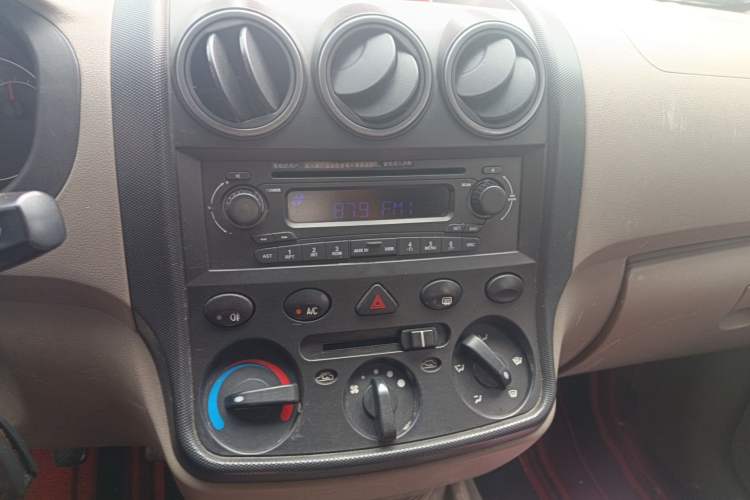 Used Wuling Hongguang 2014 1.2L Standard Model China IV Audio And AC Panel