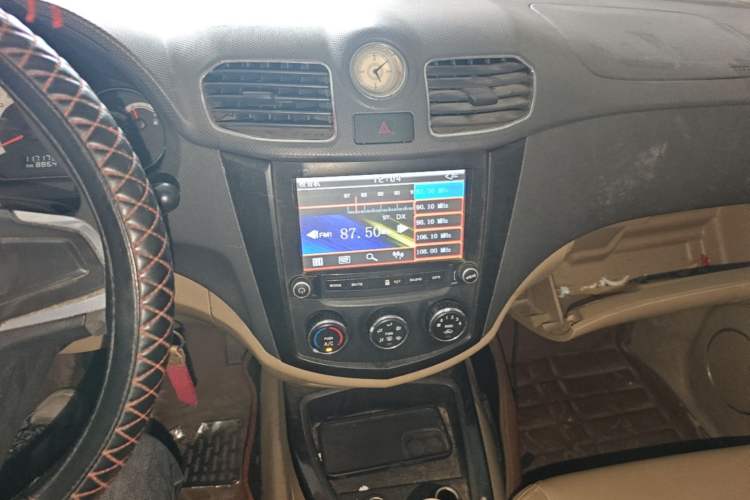 Used Wuling Hongguang 2014 1.5L S Luxury Model Audio And AC Panel