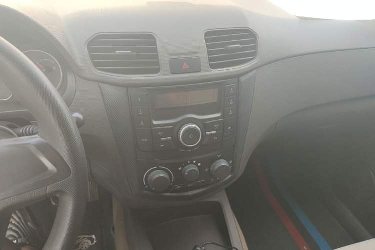 Used Wuling Hongguang 2014 1.5L Standard Version Audio And AC Panel