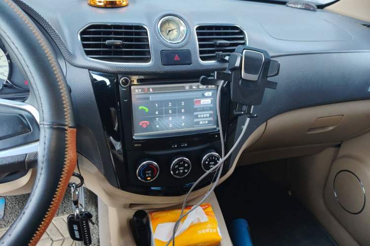 Used Wuling Hongguang 2014 1.5L S Comfort Model Audio And AC Panel