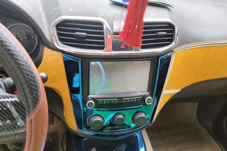 Used Wuling Hongguang 2014 1.5L Base Version Audio And AC Panel