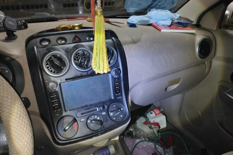 Used Wuling Hongguang 2014 1.2L Standard Model China IV Audio And AC Panel