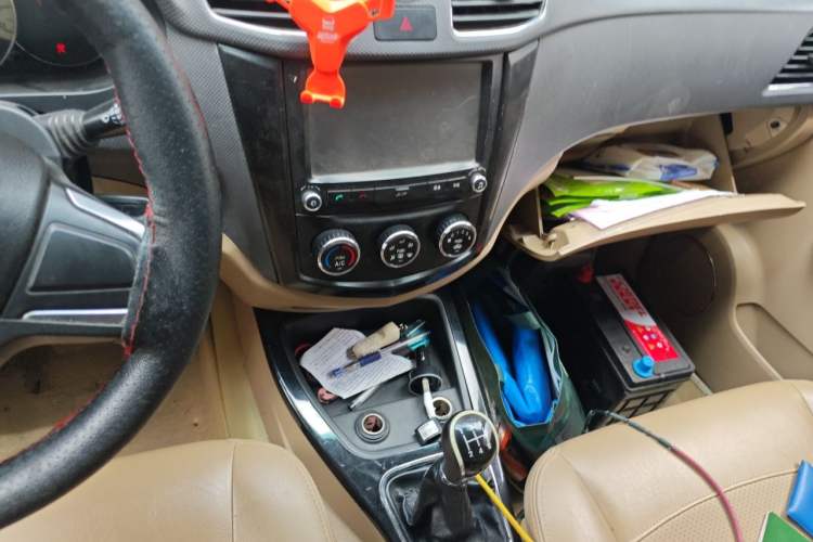 Used Wuling Hongguang 2014 1.5L S Luxury Model Audio And AC Panel