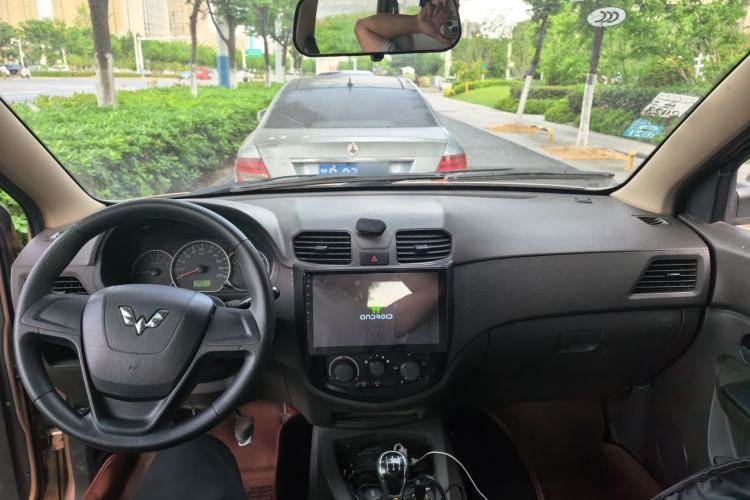 Used Wuling Hongguang 2014 1.2L Base Model China IV Center Console
