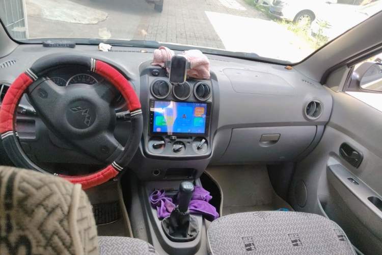 Used Wuling Hongguang 2014 1.2L Base Model China IV Center Console
