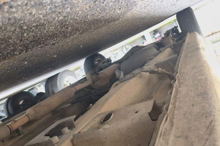 Used Wuling Hongguang 2014 1.5L Standard Version Chassis Rear Right