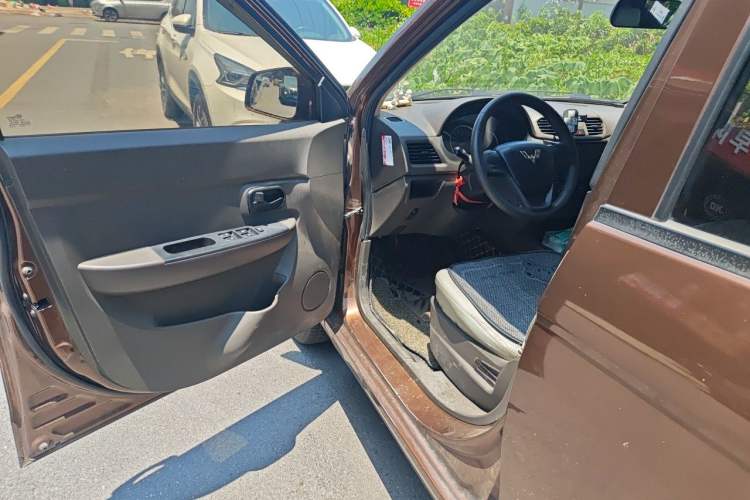 Used Wuling Hongguang 2014 1.2L S Standard Version China IV Standard Driver Seat