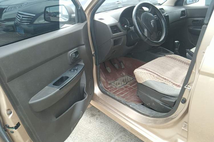 Used Wuling Hongguang 2014 1.2L Base Model China IV Driver Seat