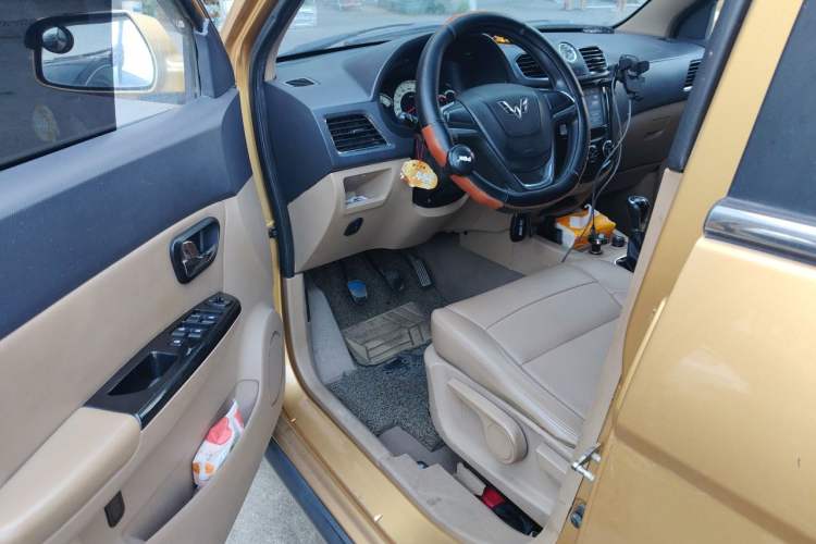 Used Wuling Hongguang 2014 1.5L S Comfort Model Driver Seat