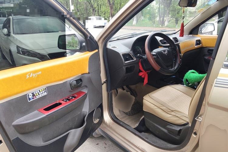 Used Wuling Hongguang 2014 1.5L Base Version Driver Seat