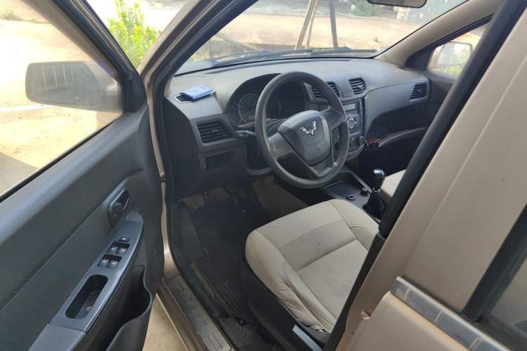 Used Wuling Hongguang 2014 1.5L S Standard Version Driver Seat