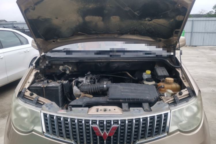Used Wuling Hongguang 2014 1.2L Standard Model China IV Engine Bay