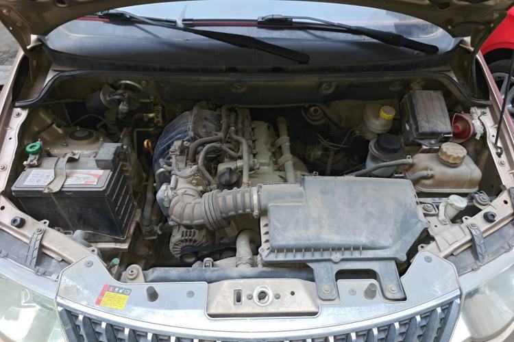 Used Wuling Hongguang 2014 1.2L S Standard Version China IV Standard Engine Bay