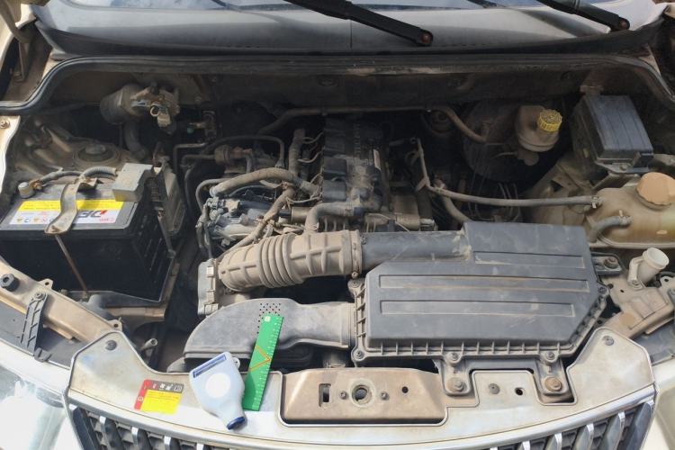 Used Wuling Hongguang 2014 1.5L Standard Version Engine Bay